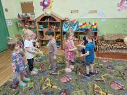 Подарок - сюрприз.