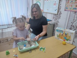 Кинетический песок в работе с детьми дошкольного возраста Кинетический песок в работе с детьми дошкольного возраста.